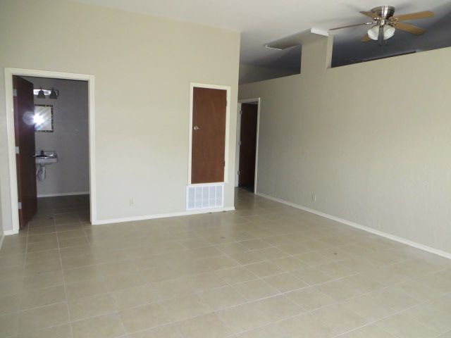 317 W Iowa Ave, Chickasha, OK 73018